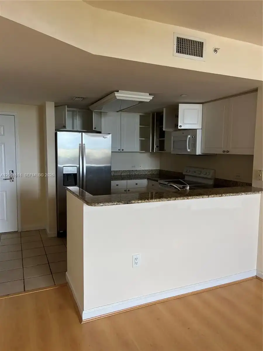 19501 W Country Club Dr # 611, Aventura FL 33180