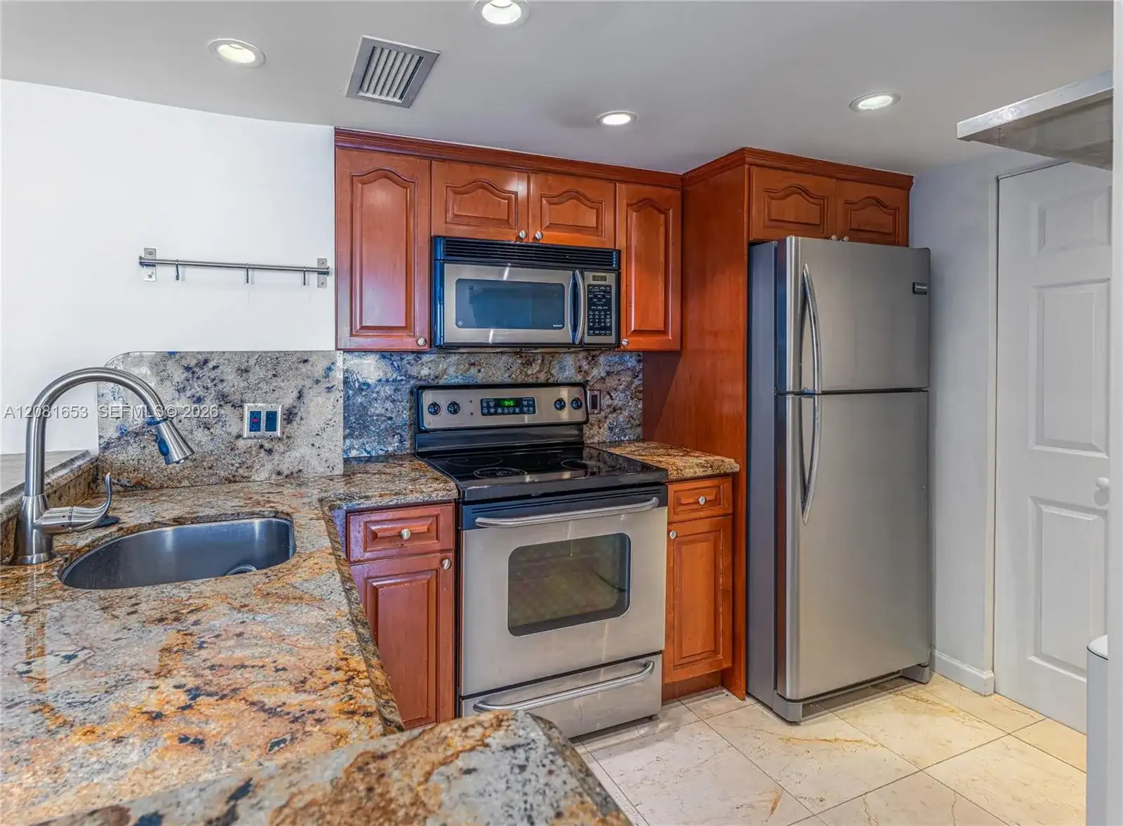 770 Claughton Island Dr # 1603, Miami FL 33131 photo 2