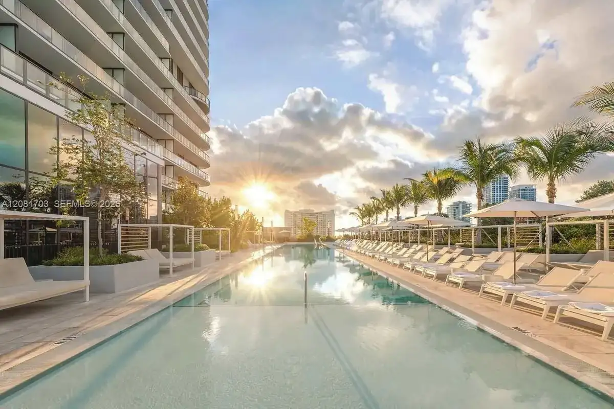 580 72ND st # 2105, Miami Beach FL 33141 photo 2