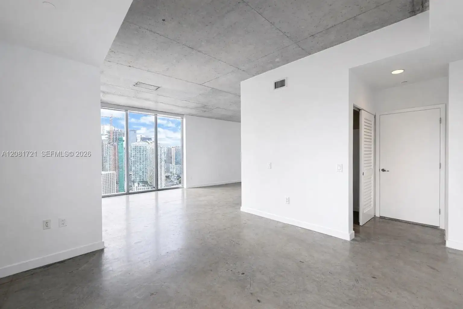 151 SE 1st St # 3001, Miami FL 33131 photo 5