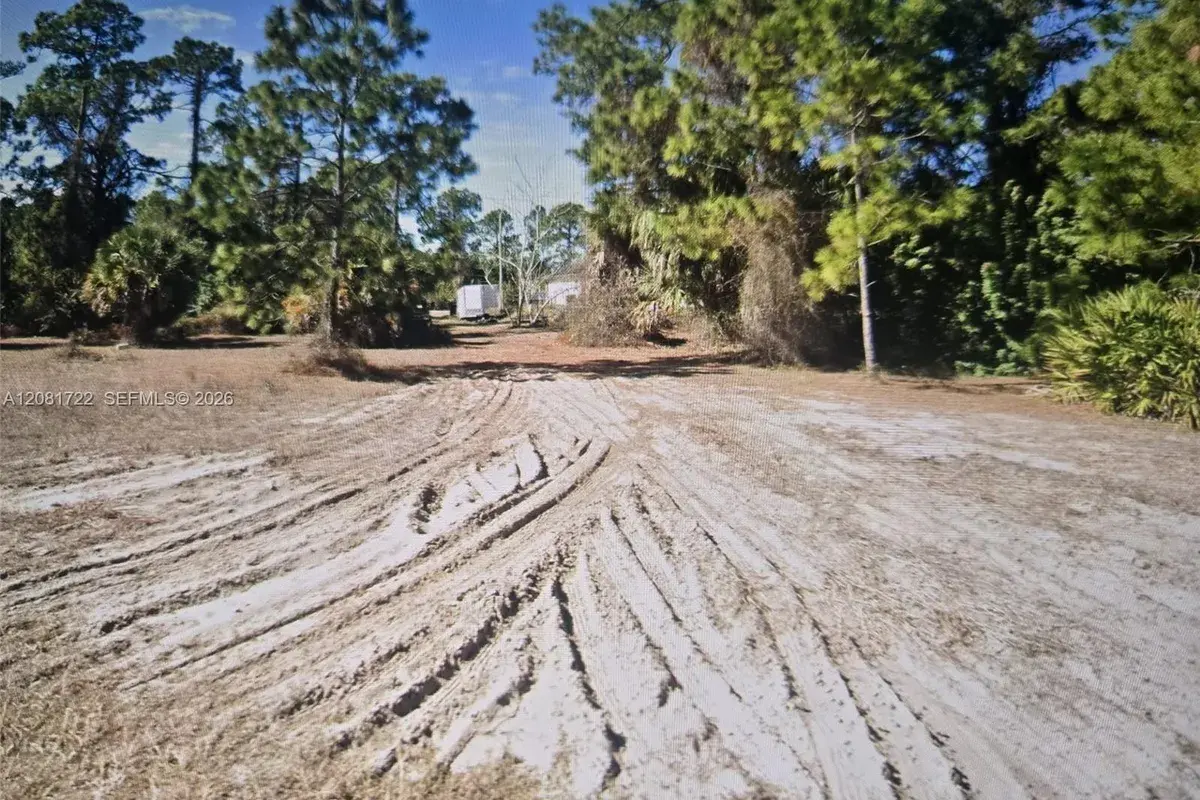 449 ZIMMERMAN AVE S, Lehigh Acres FL 33974