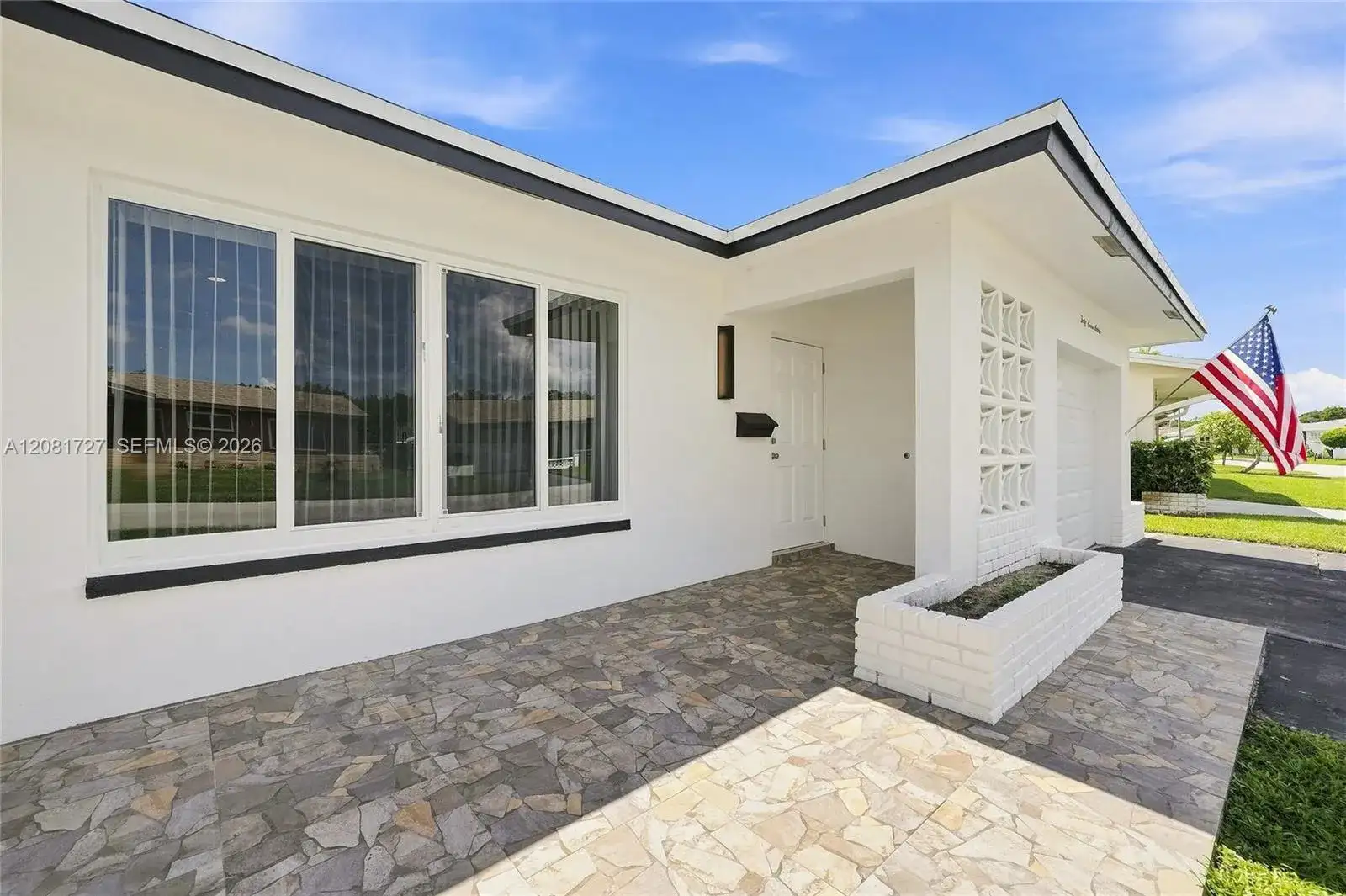 4716 NW 48th Ave, Tamarac FL 33319 photo 4