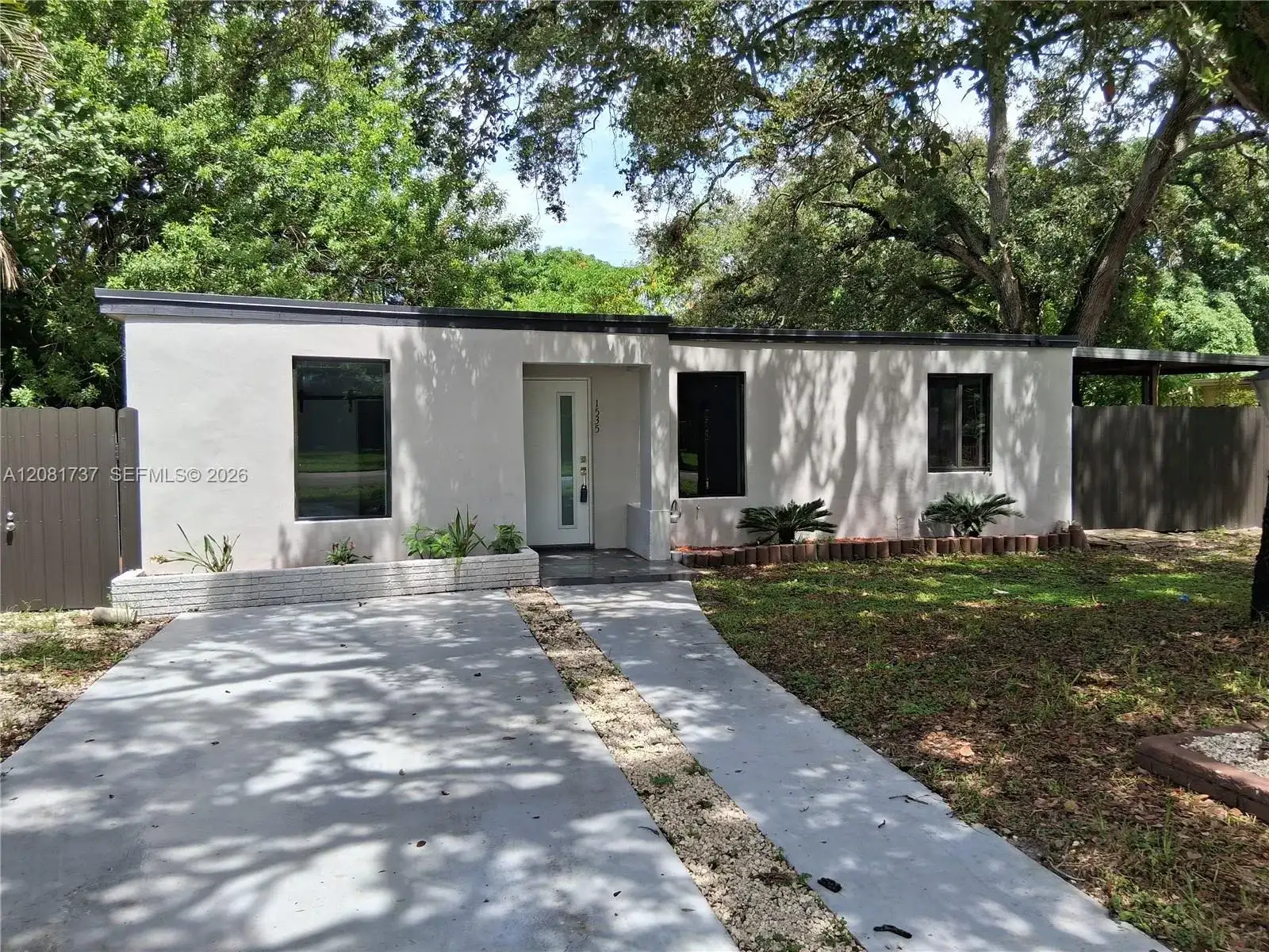 1535 NE 139 St, North Miami FL 33161 photo 2