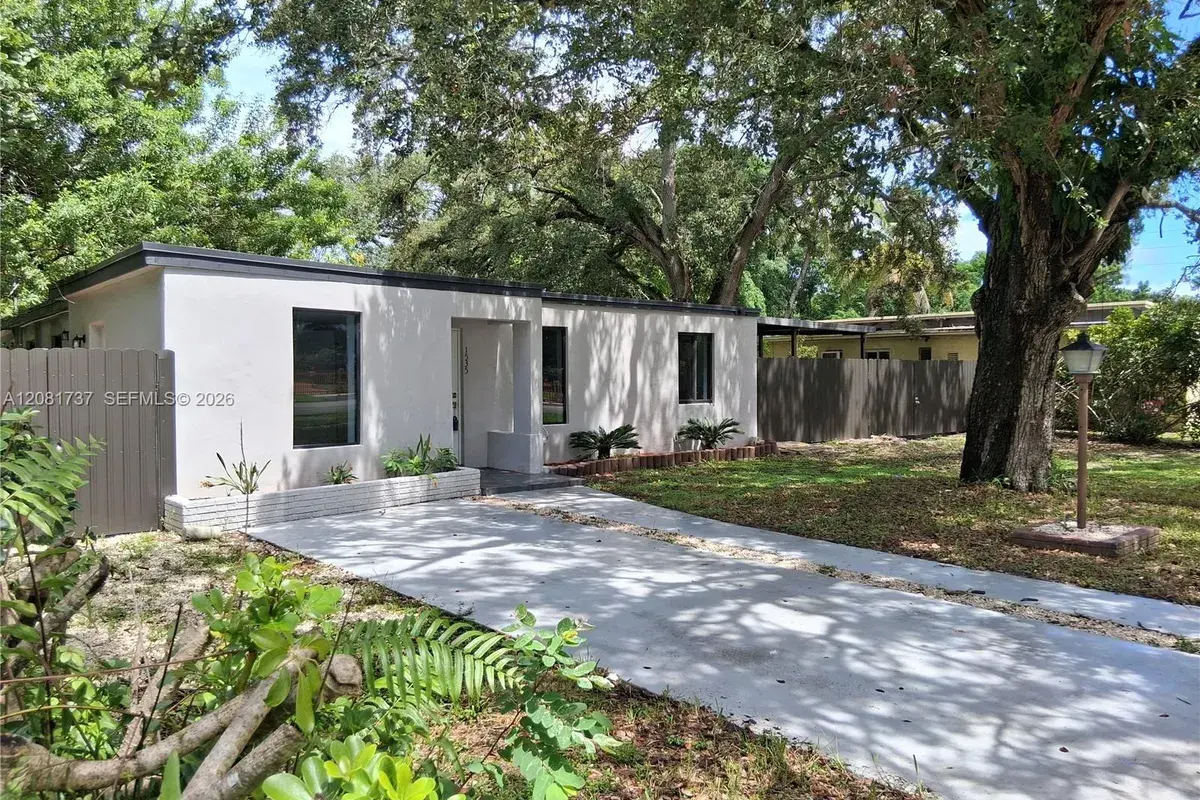 1535 NE 139 St, North Miami FL 33161