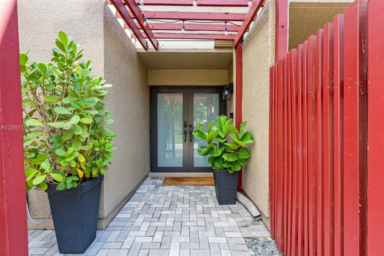 1699 W Fairway Rd, Pembroke Pines FL 33026 photo 4