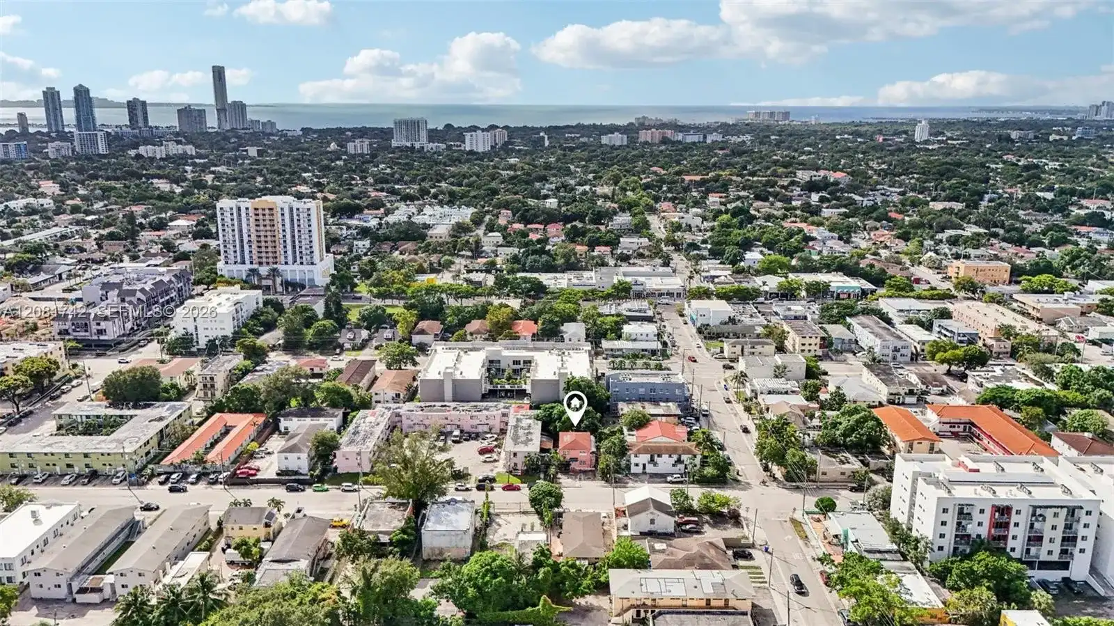984 SW 6th St, Miami FL 33130