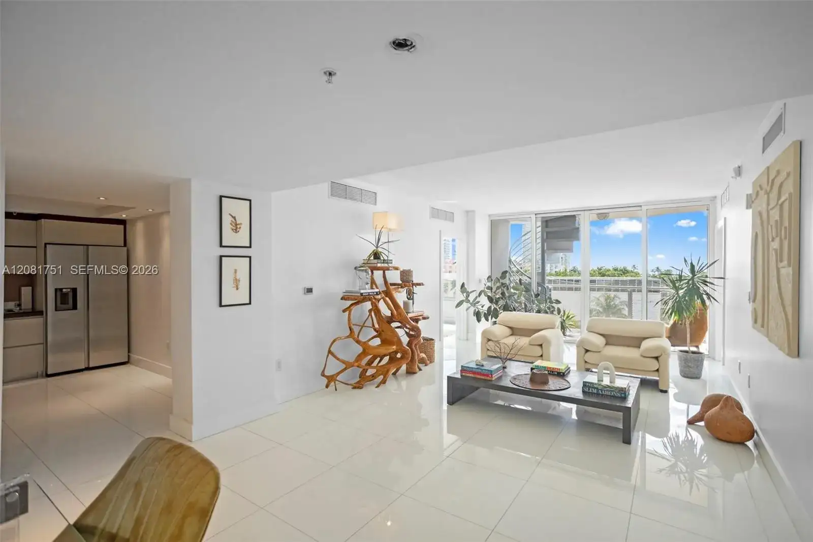 2155 Washington Ct # 601, Miami Beach FL 33139 photo 2