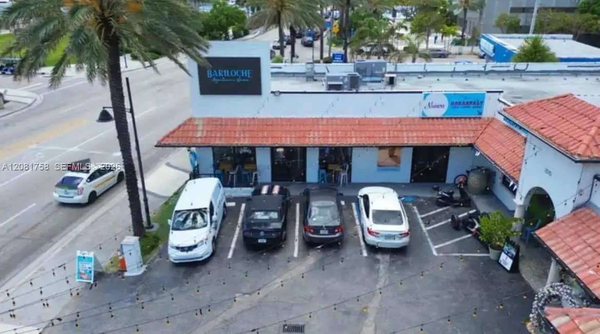 2915 E Las Olas Blvd, Fort Lauderdale FL 33316 photo 2