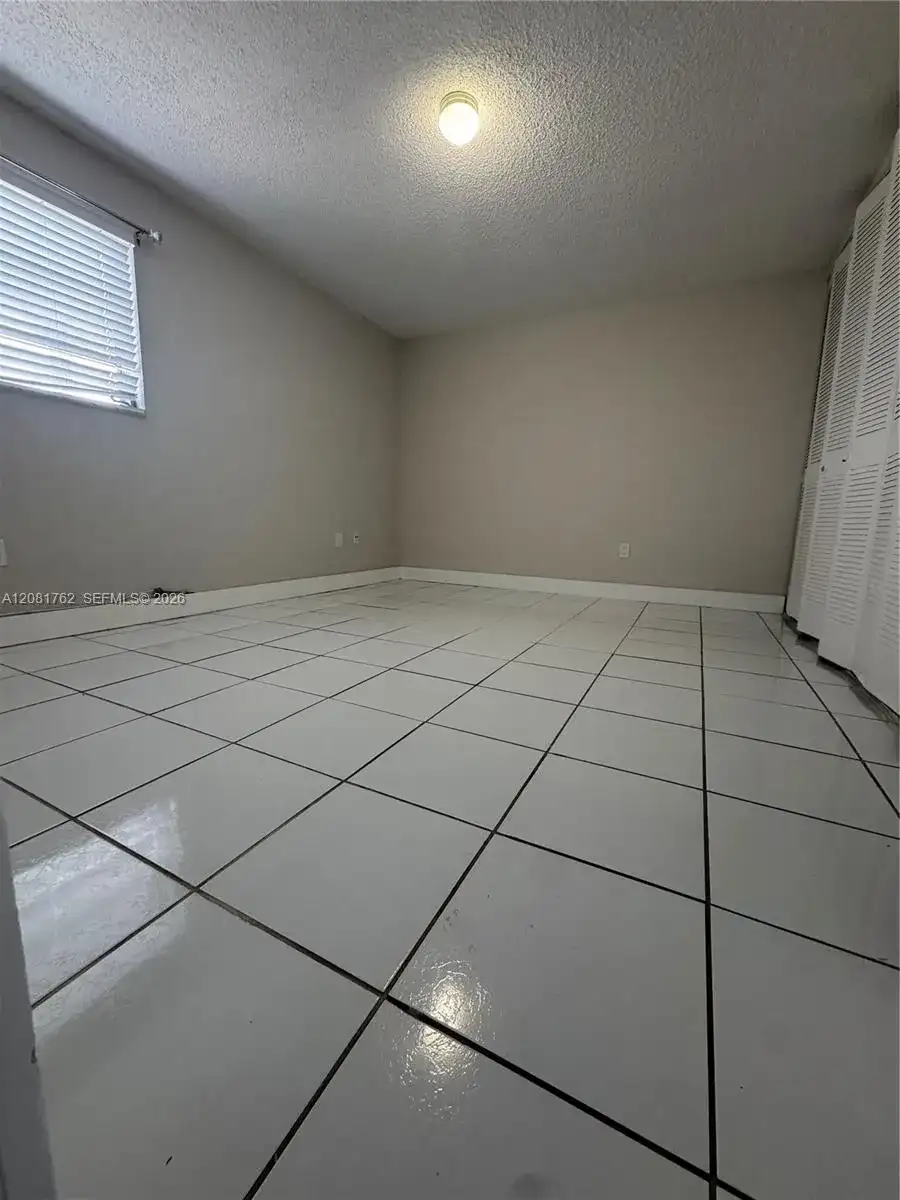 1975 NE 135th St # 3E, North Miami FL 33181 photo 4