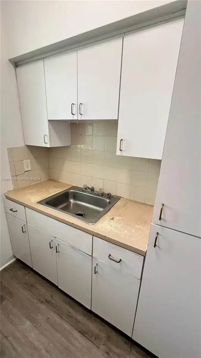 1115 Euclid Ave # 10, Miami Beach FL 33139 photo 5