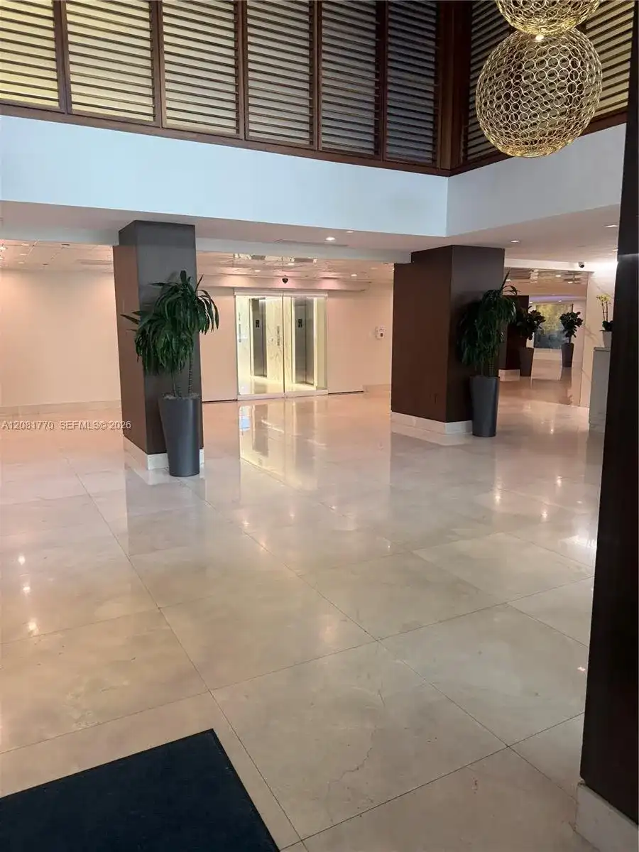 540 Brickell Key Dr # 726, Miami FL 33131