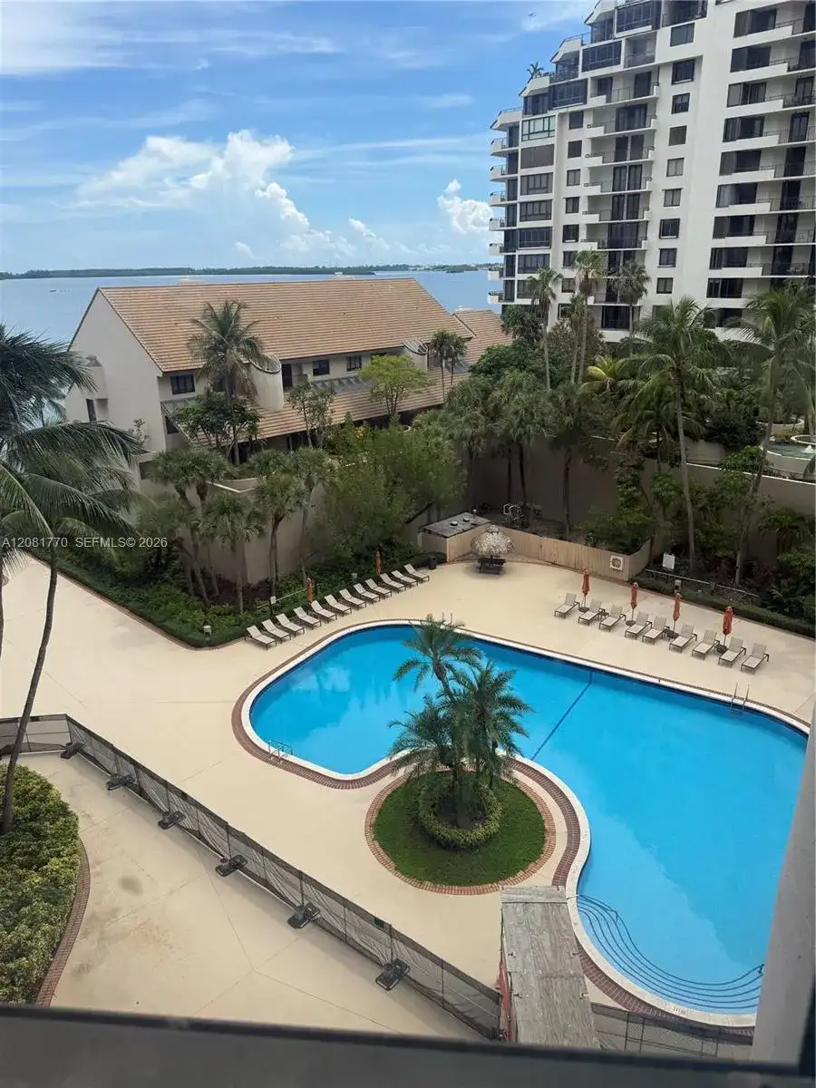 540 Brickell Key Dr # 726, Miami FL 33131 photo 4