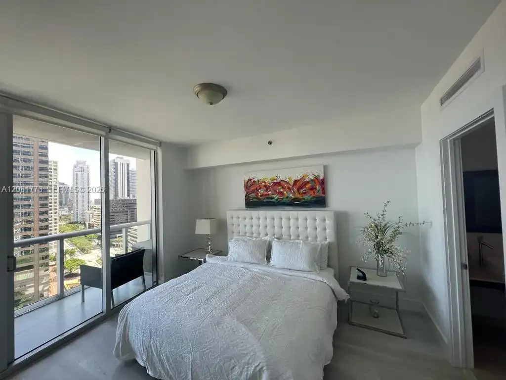 485 Brickell Ave # 2109, Miami FL 33131 photo 2