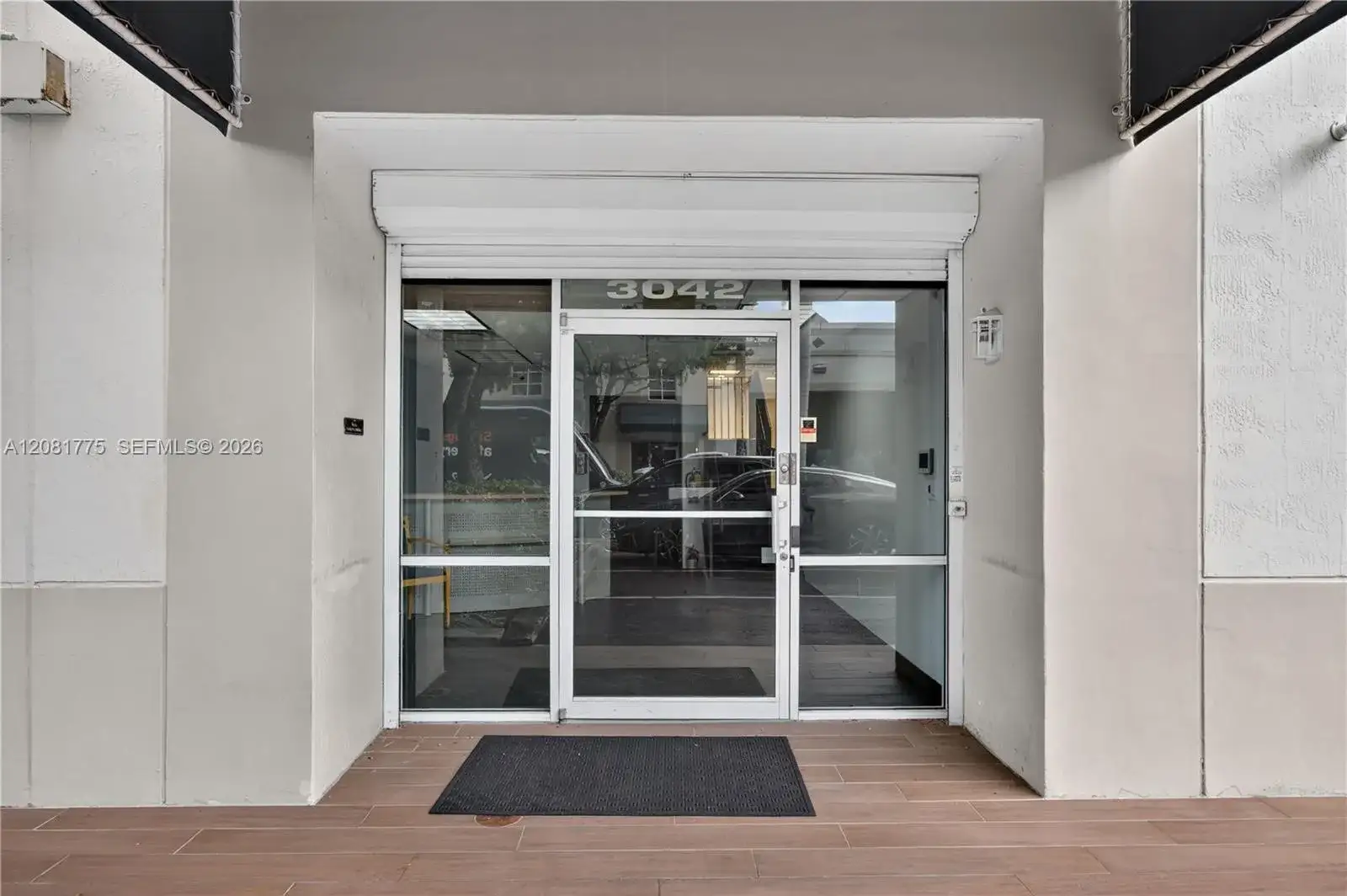 3042 NW 82nd Ave, Doral FL 33122 photo 2