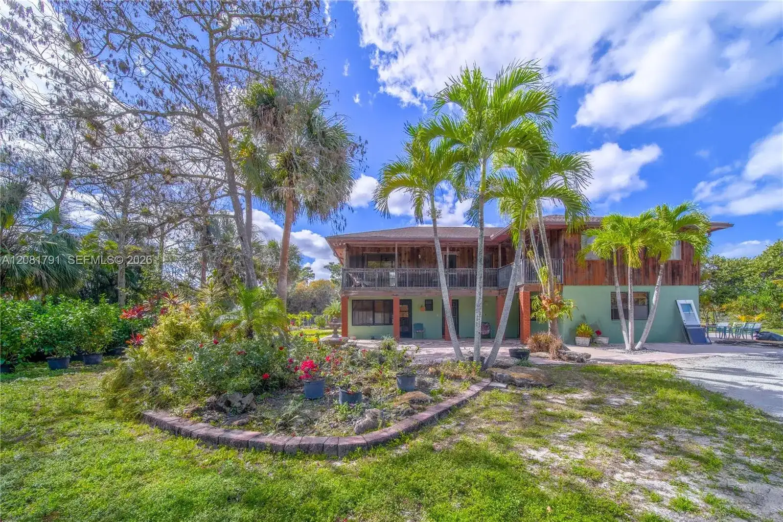 576 Marshall Rd, West Palm Beach FL 33413 photo 2