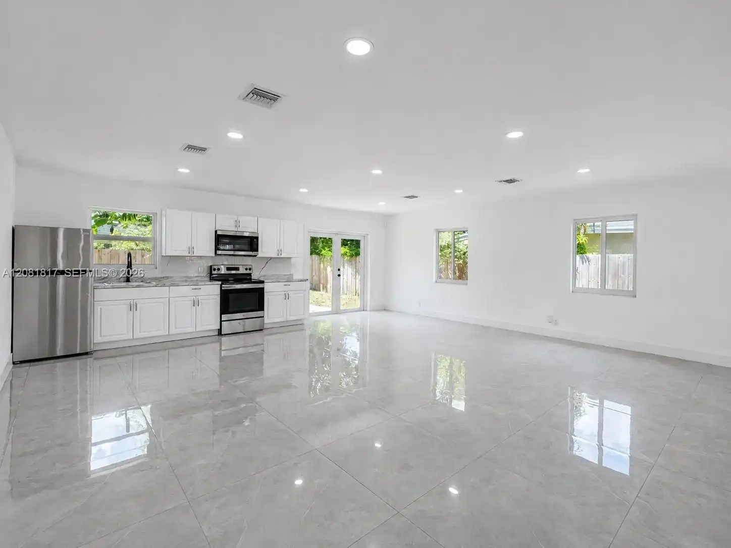 950 NE 164th St, North Miami Beach FL 33162
