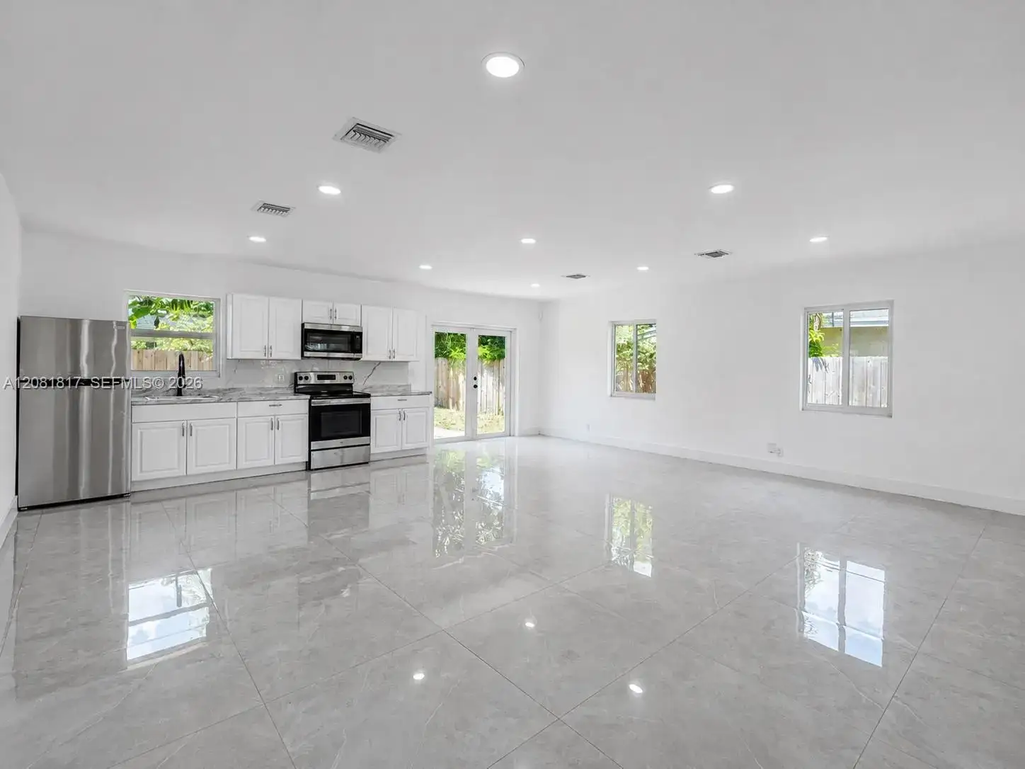 950 NE 164th St, North Miami Beach FL 33162