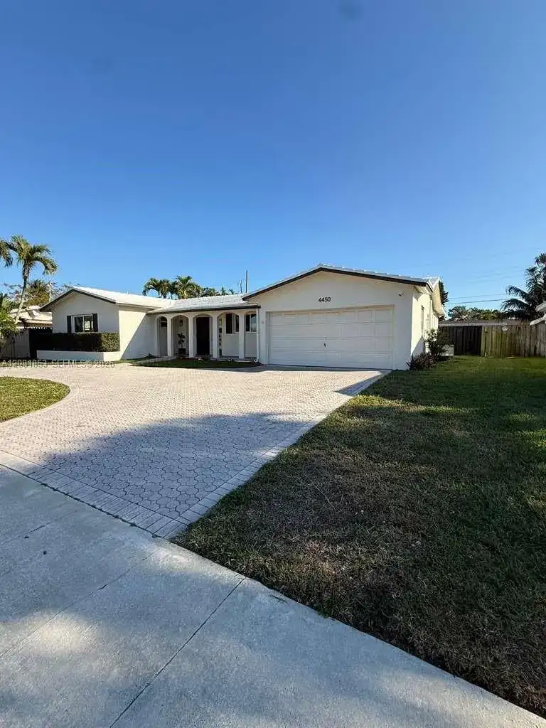 4450 NW 9th St, Coconut Creek FL 33066 photo 2