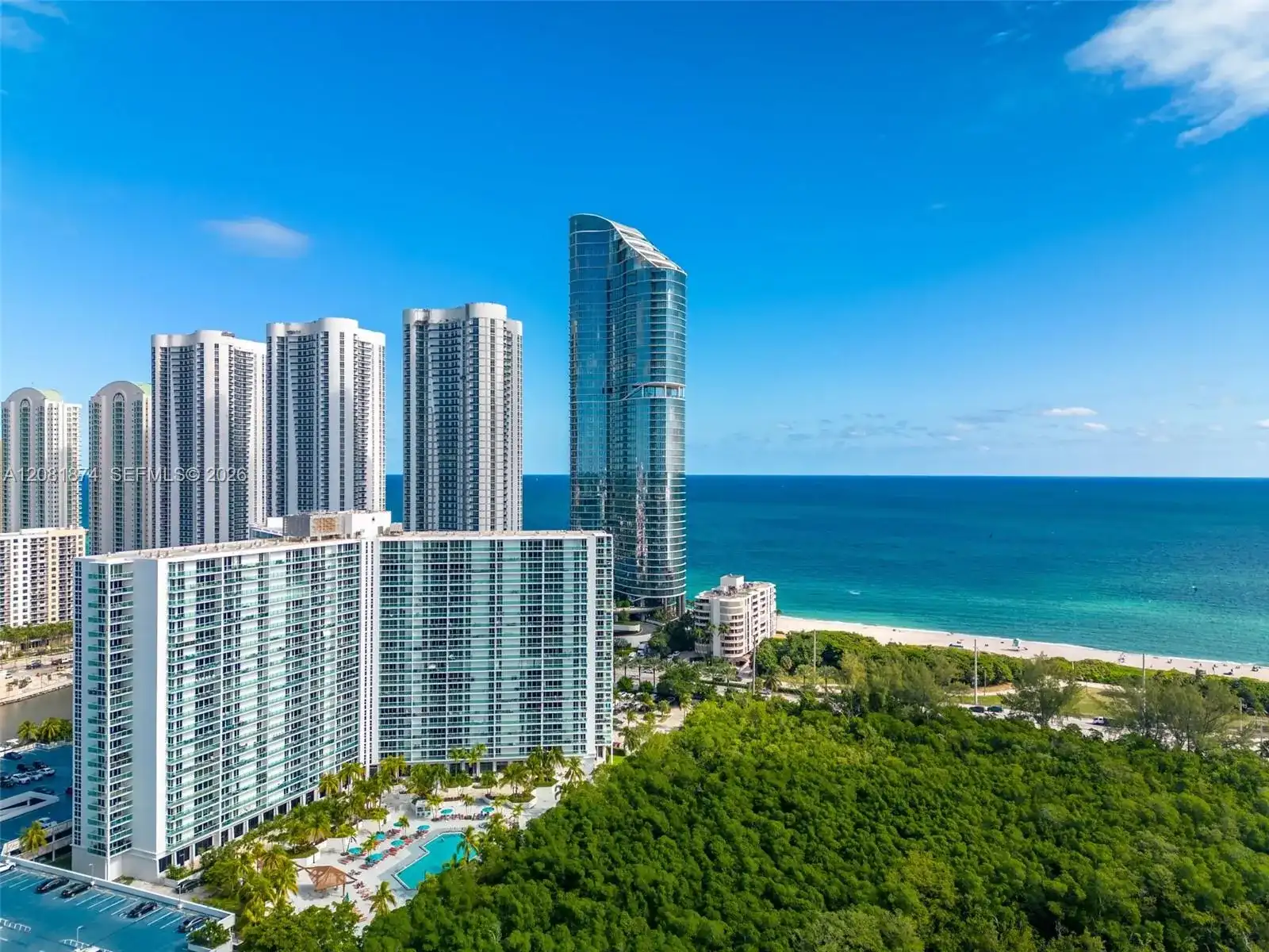 100 Bayview Dr # 1428, Sunny Isles Beach FL 33160
