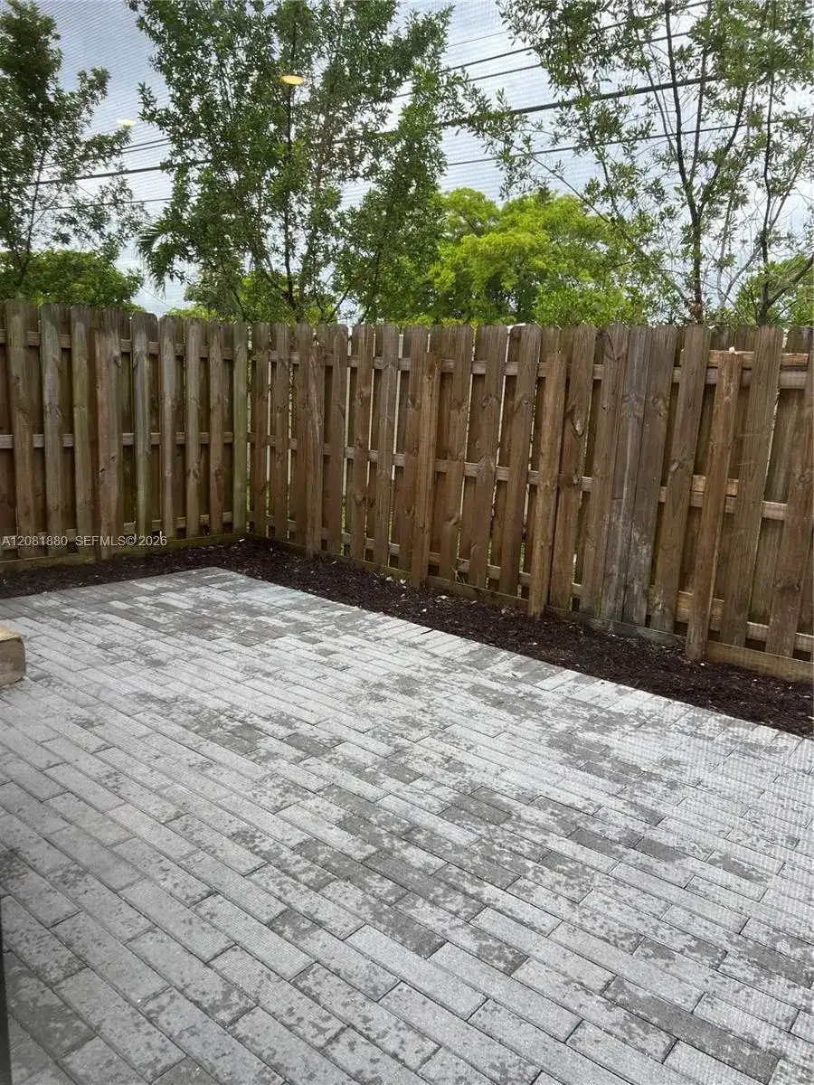 20578 NE 2nd Ct, Miami FL 33179 photo 5