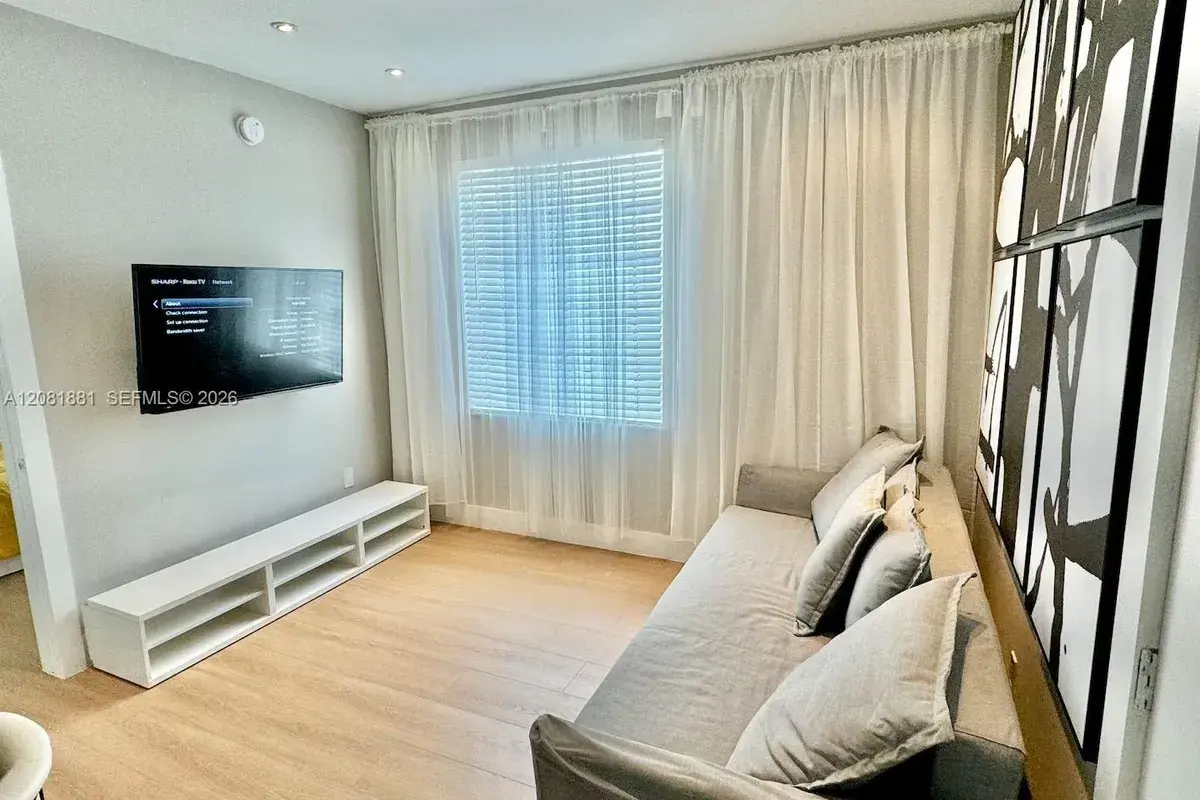 750 Collins Ave # 206, Miami Beach FL 33139