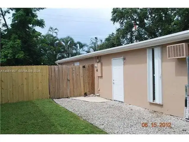4041 SW 50th St, Dania Beach FL 33314 photo 2