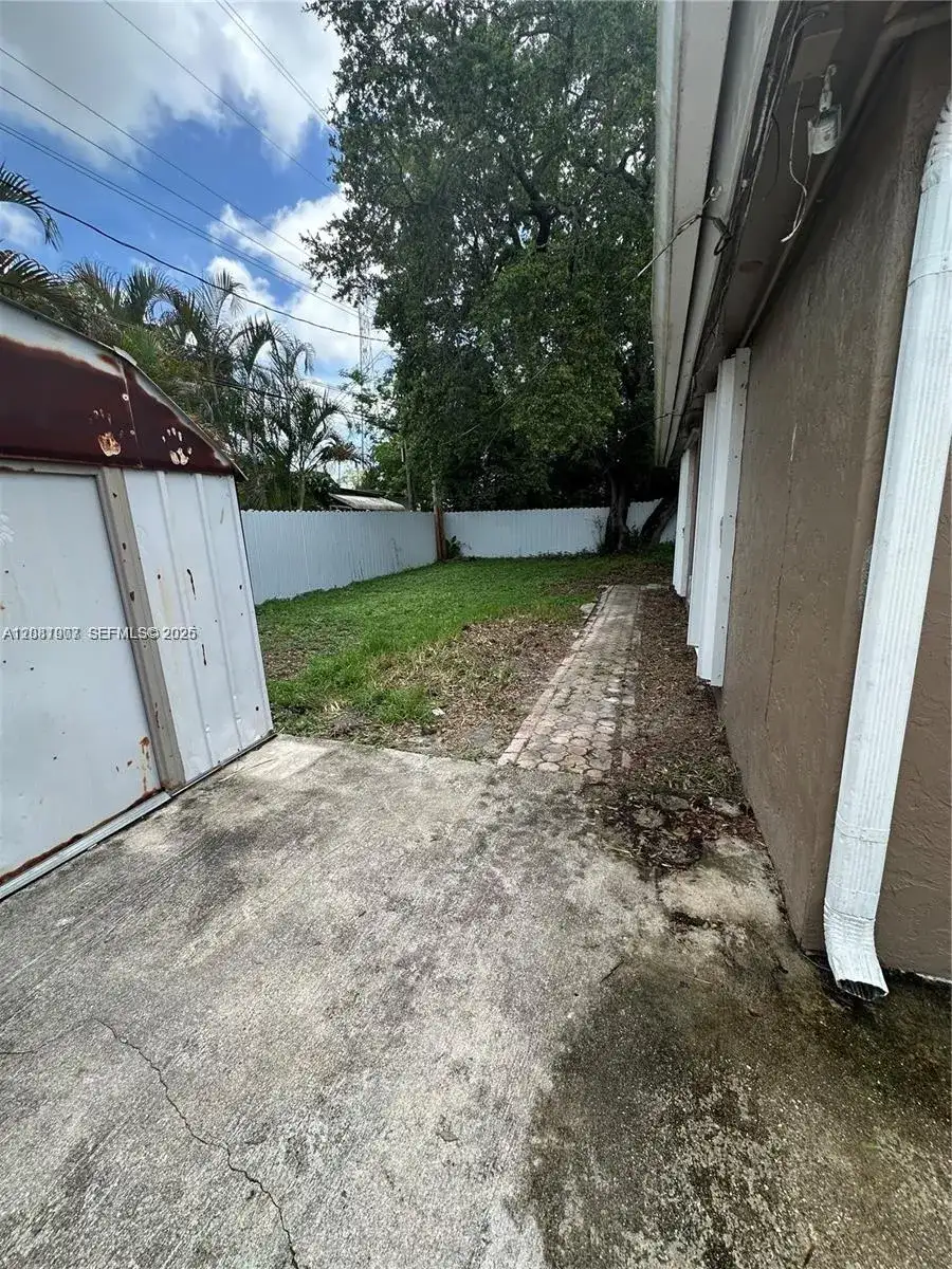 4041 SW 50th St, Dania Beach FL 33314 photo 3