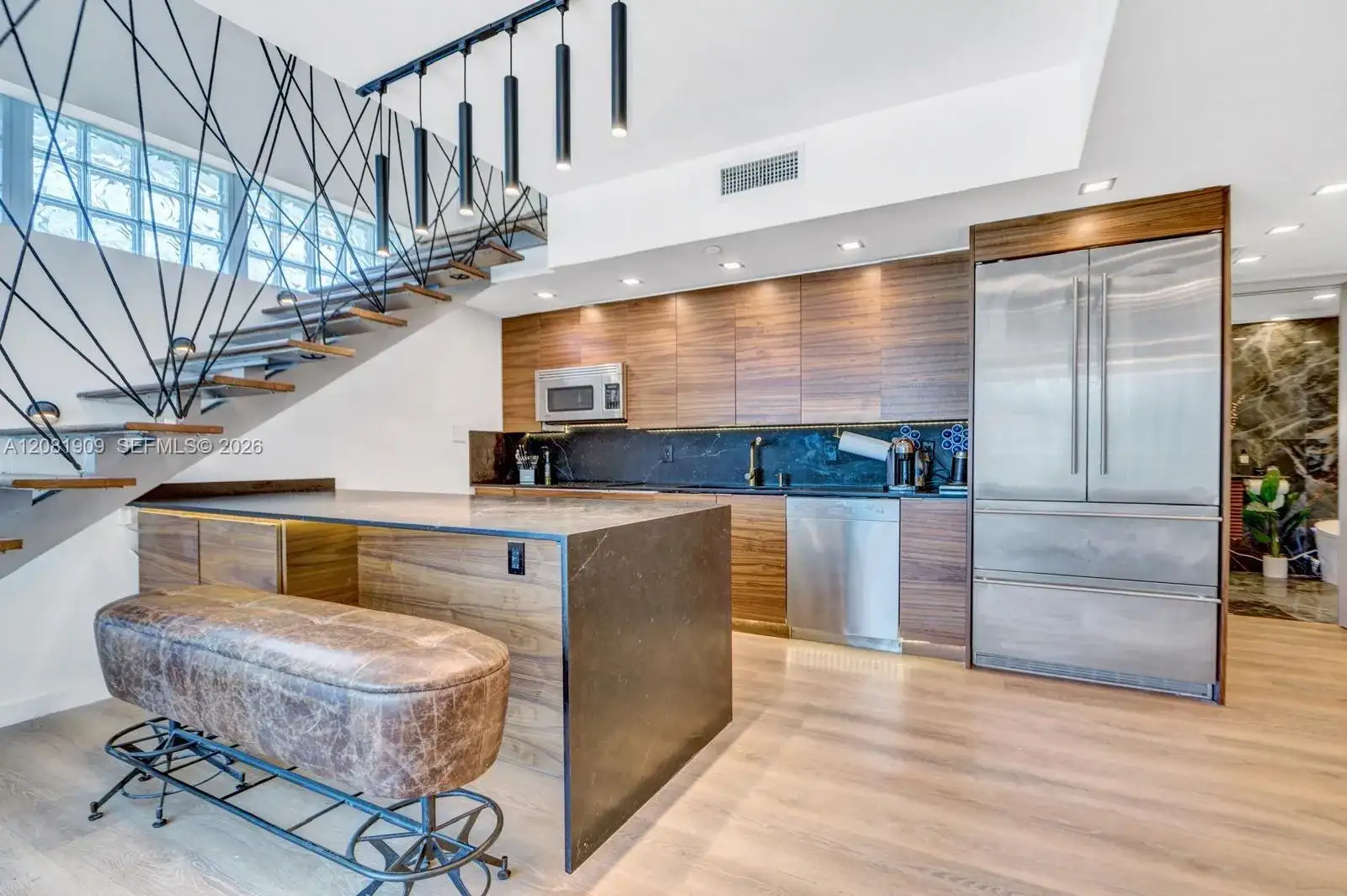 92 SW 3rd St # 901, Miami FL 33130 photo 4