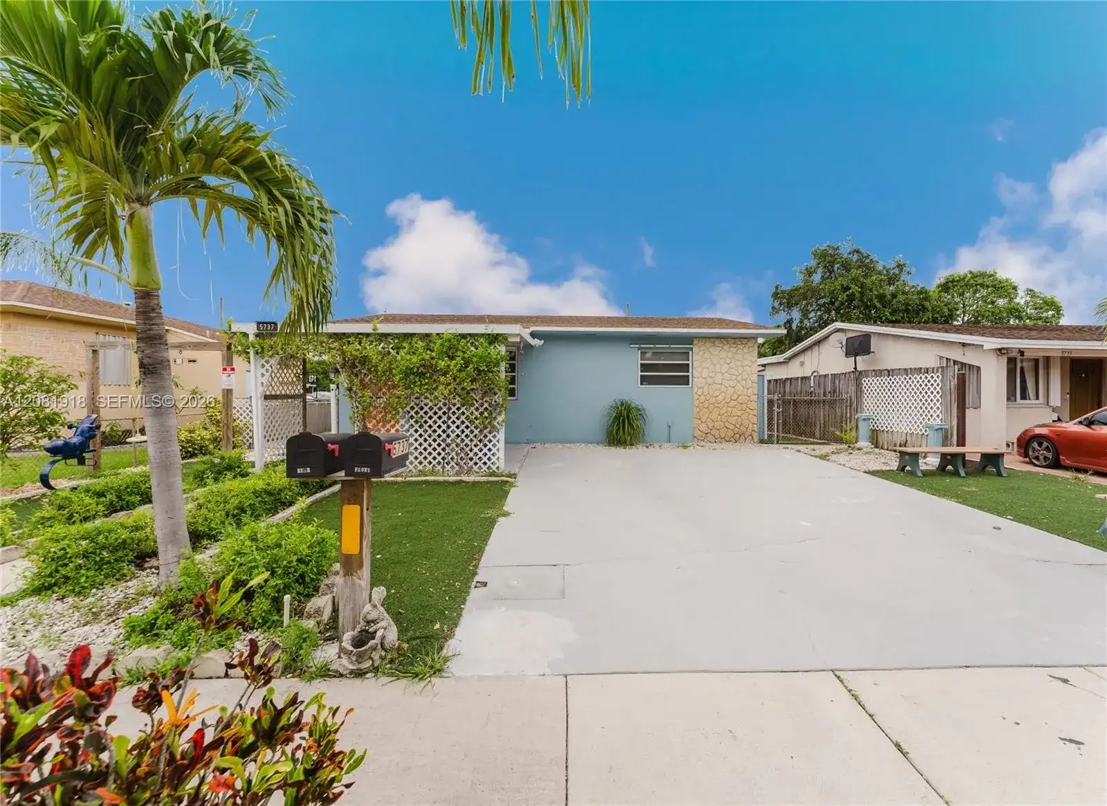 5737 Grant St, Hollywood FL 33021