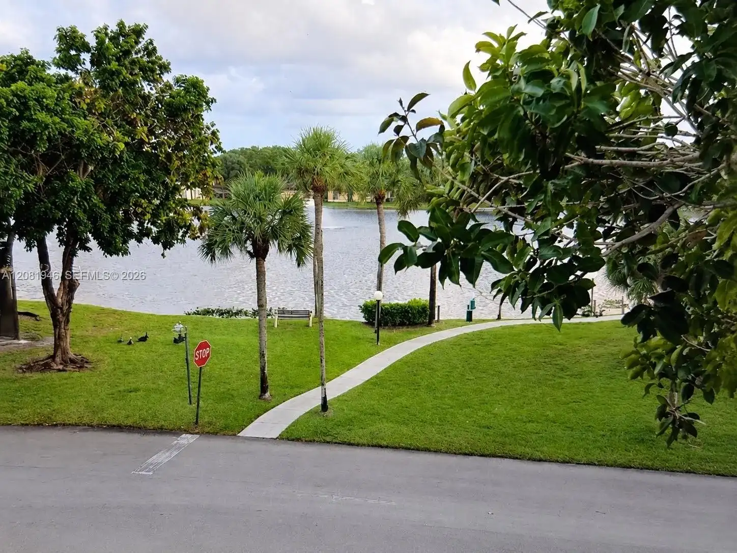 301 Cambridge Rd # 306, Hollywood FL 33024