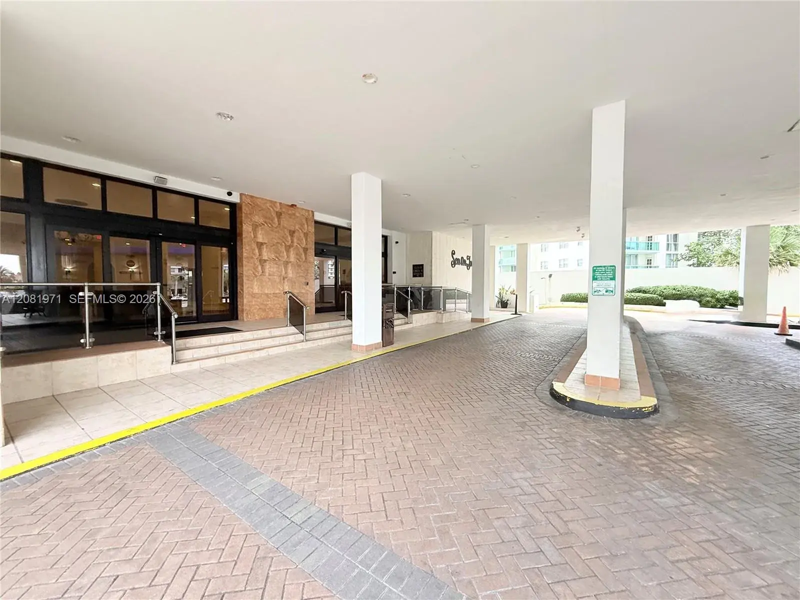 3725 S Ocean Dr # 423, Hollywood FL 33019