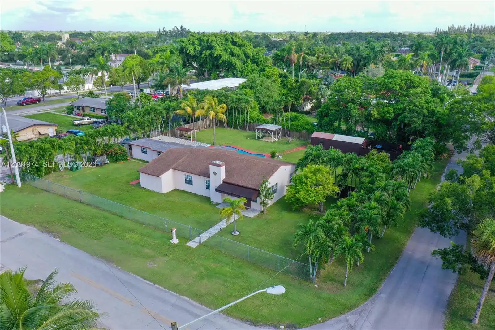 141 NE 14th St, Homestead FL 33030
