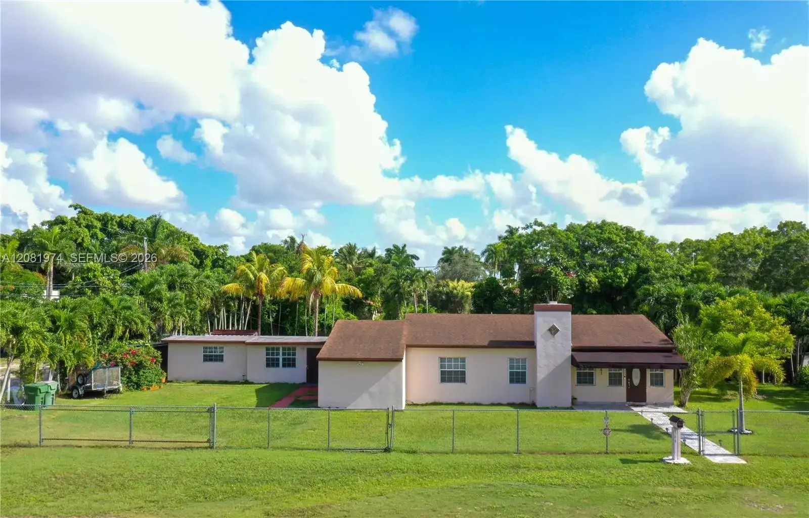 141 NE 14th St, Homestead FL 33030 photo 2