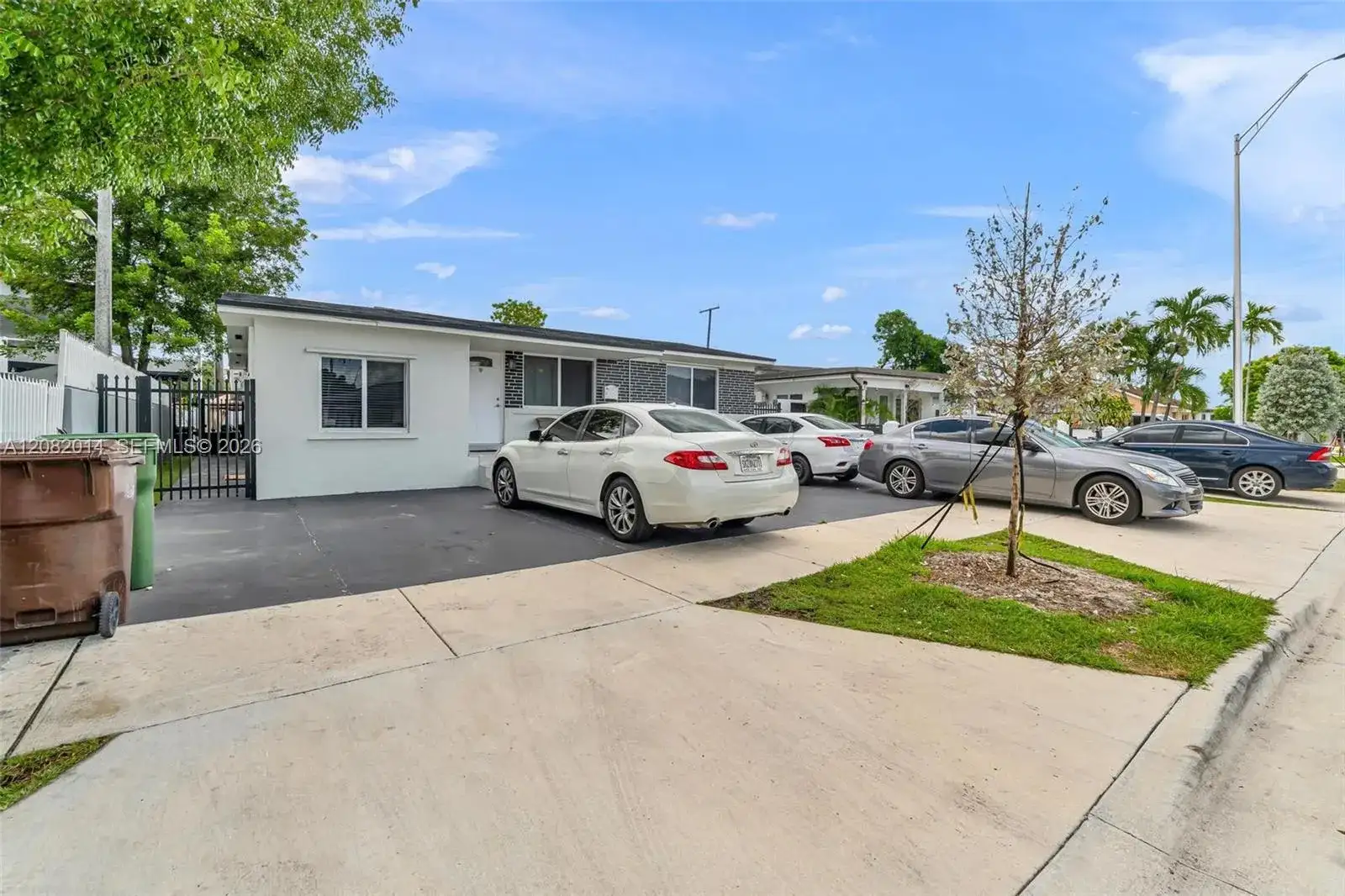 4851 E 8th Ct, Hialeah FL 33013 photo 2