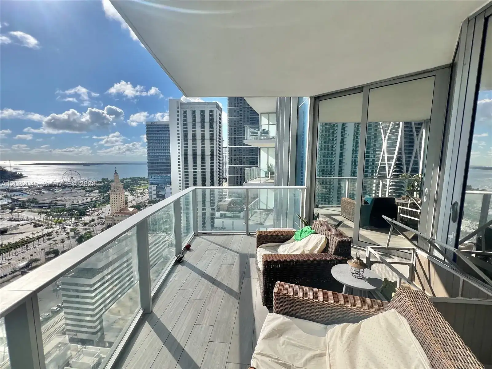 851 NE 1st Ave # 2605, Miami FL 33132 photo 3