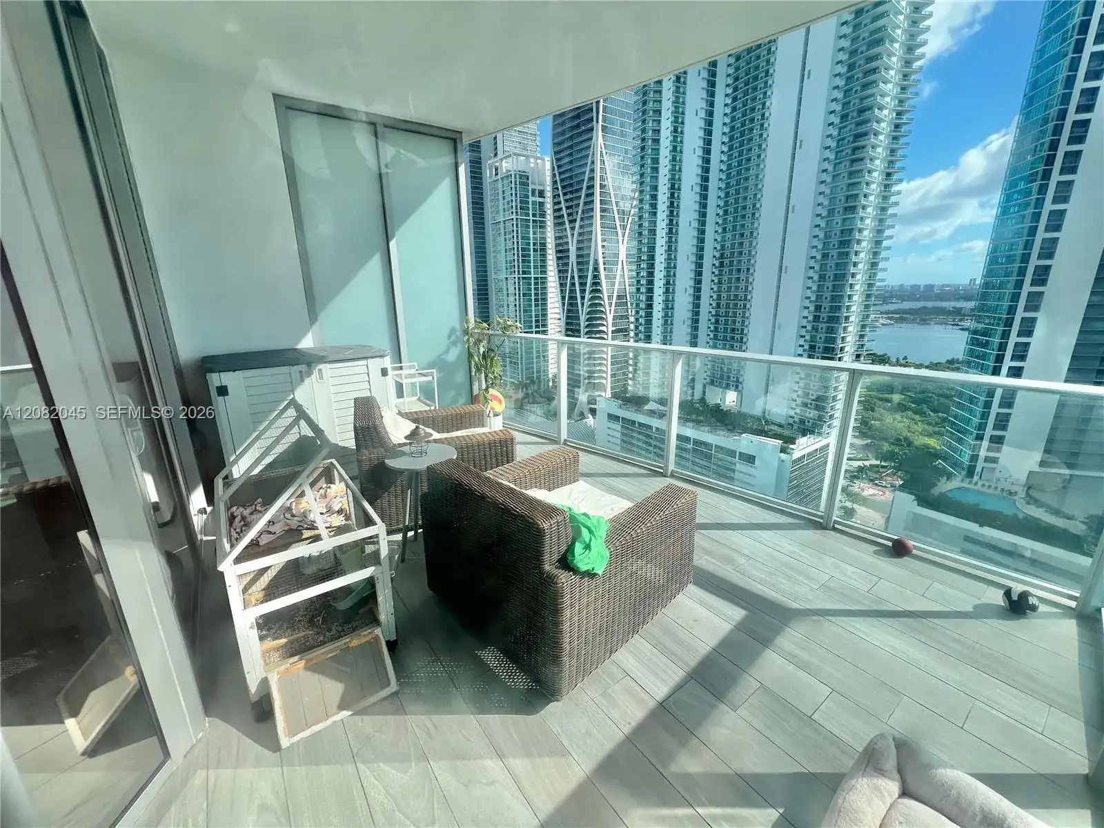 851 NE 1st Ave # 2605, Miami FL 33132 photo 5