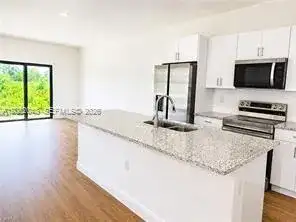 23/25 W 12th ST, Other City - In The State Of Florida FL 33972 photo 2
