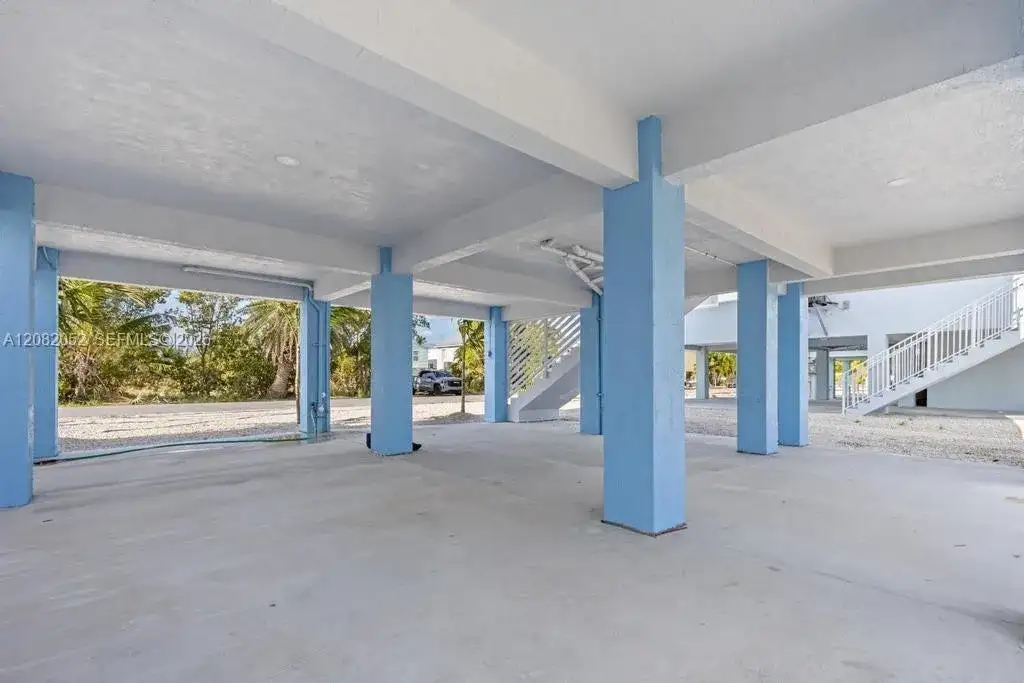 31569 Avenue D, Big Pine FL 33043 photo 3