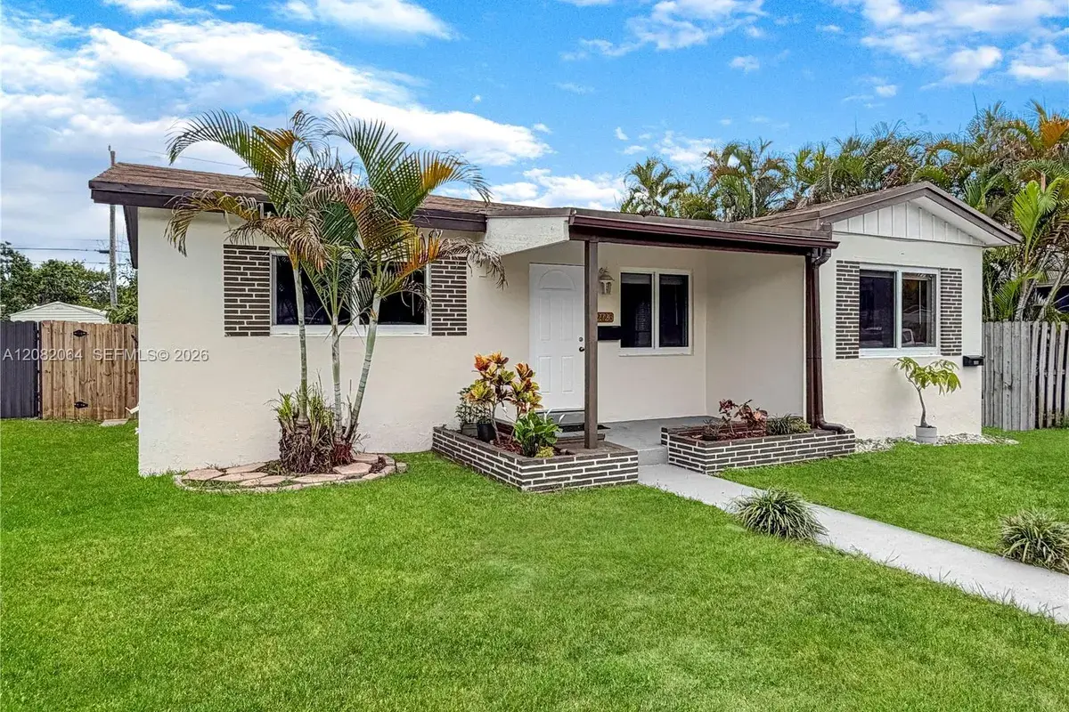 2728 Dewey St, Hollywood FL 33020