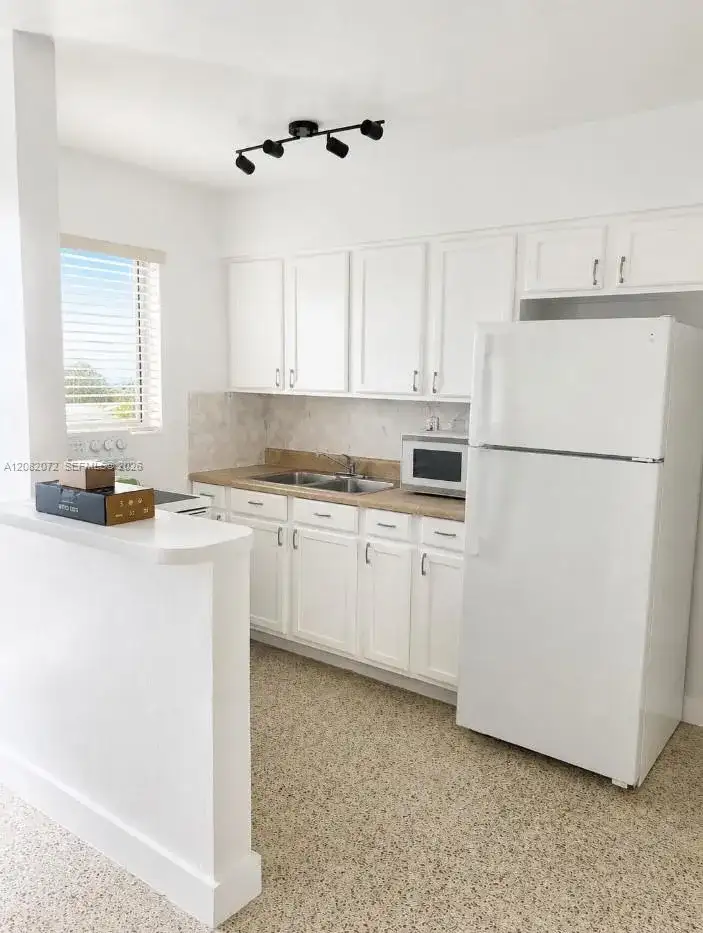 33 W 22nd St # 2, Hialeah FL 33010 photo 3