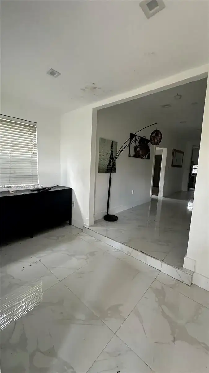 2228 SW 58th Ct, Miami FL 33155 photo 2