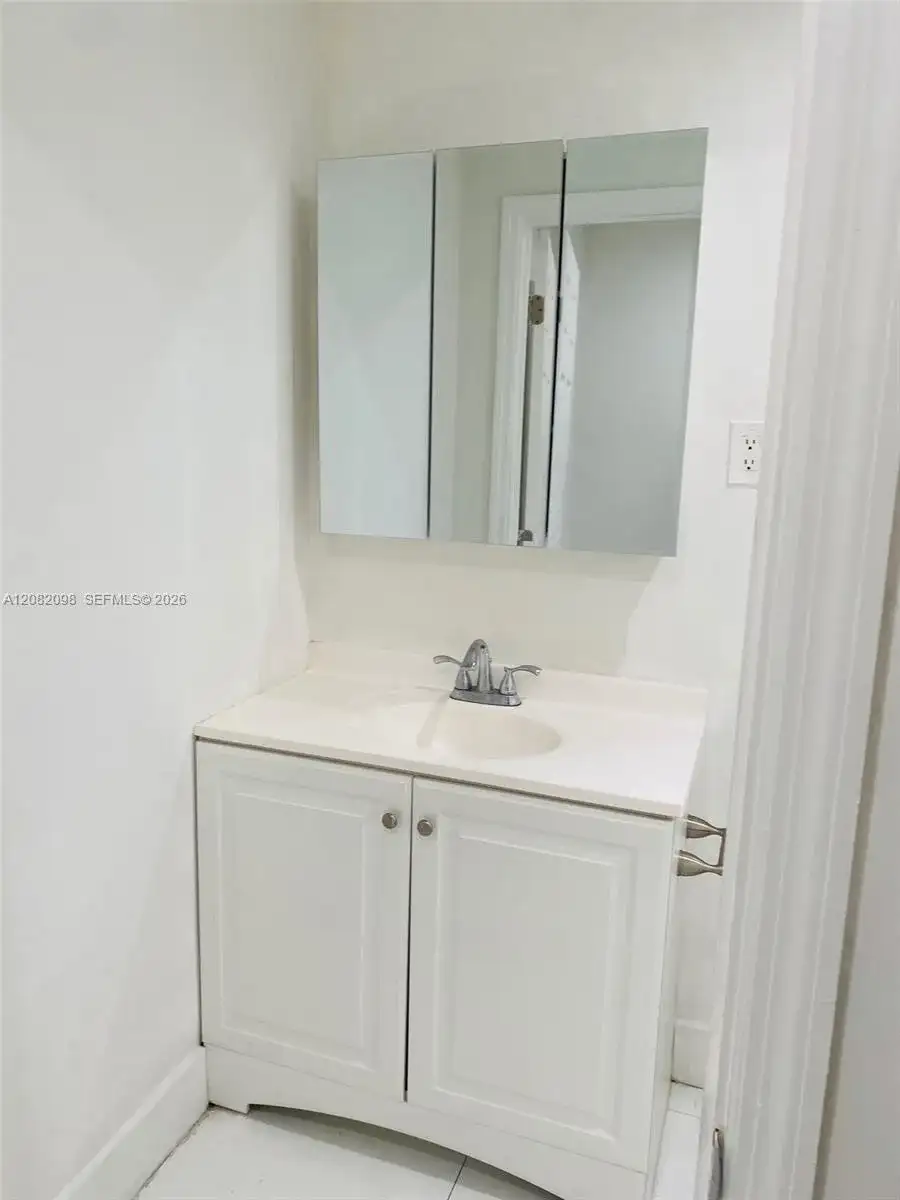 3335 SW 26th St # 3335, Miami FL 33133 photo 4