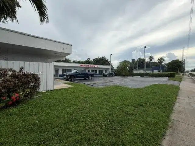 595 W Prospect Rd, Oakland Park FL 33309 photo 4