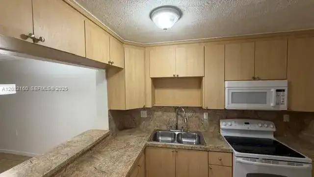 6070 W 18th Ave # 306, Hialeah FL 33012 photo 3