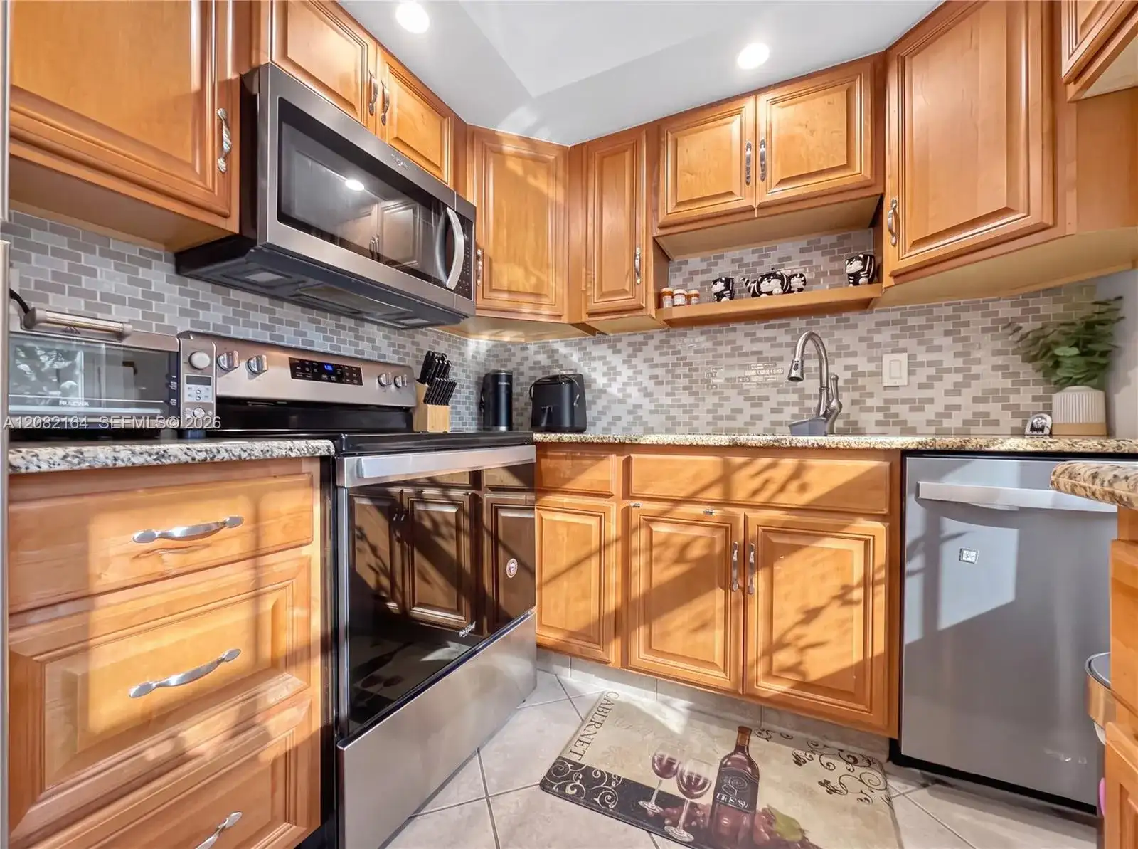 598 Flanders M # 598, Delray Beach FL 33484 photo 4