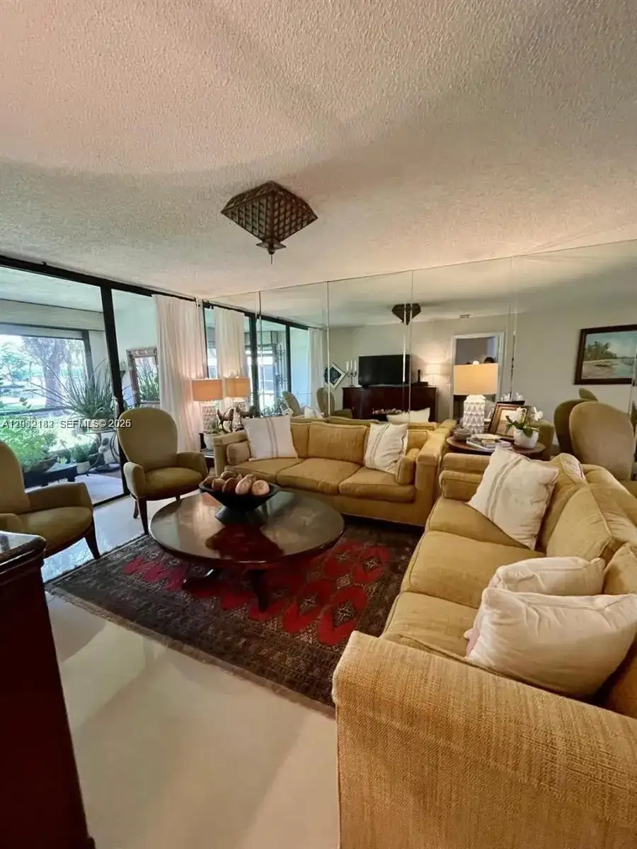 8592 W Sunrise Blvd # 111, Plantation FL 33322 photo 4