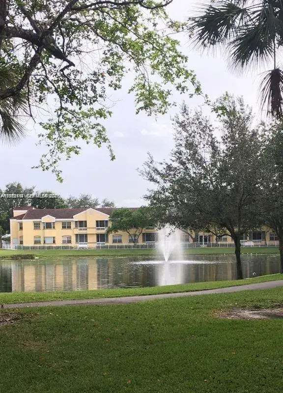 8592 W Sunrise Blvd # 111, Plantation FL 33322