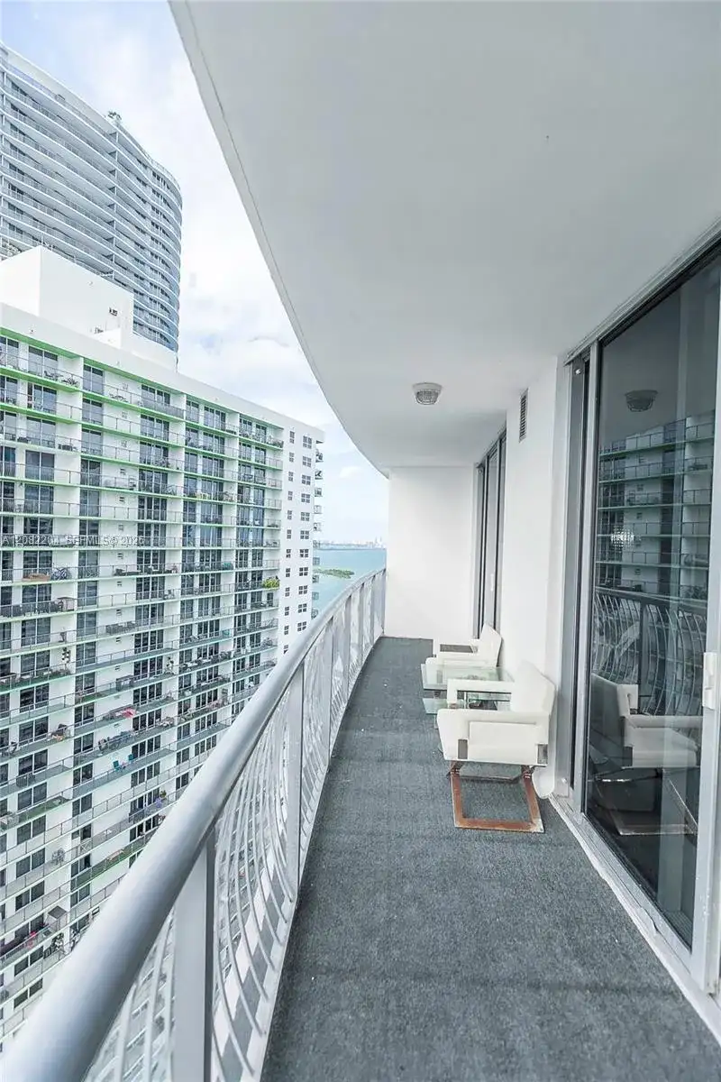 1750 N Bayshore Dr # 3211, Miami FL 33132 photo 3