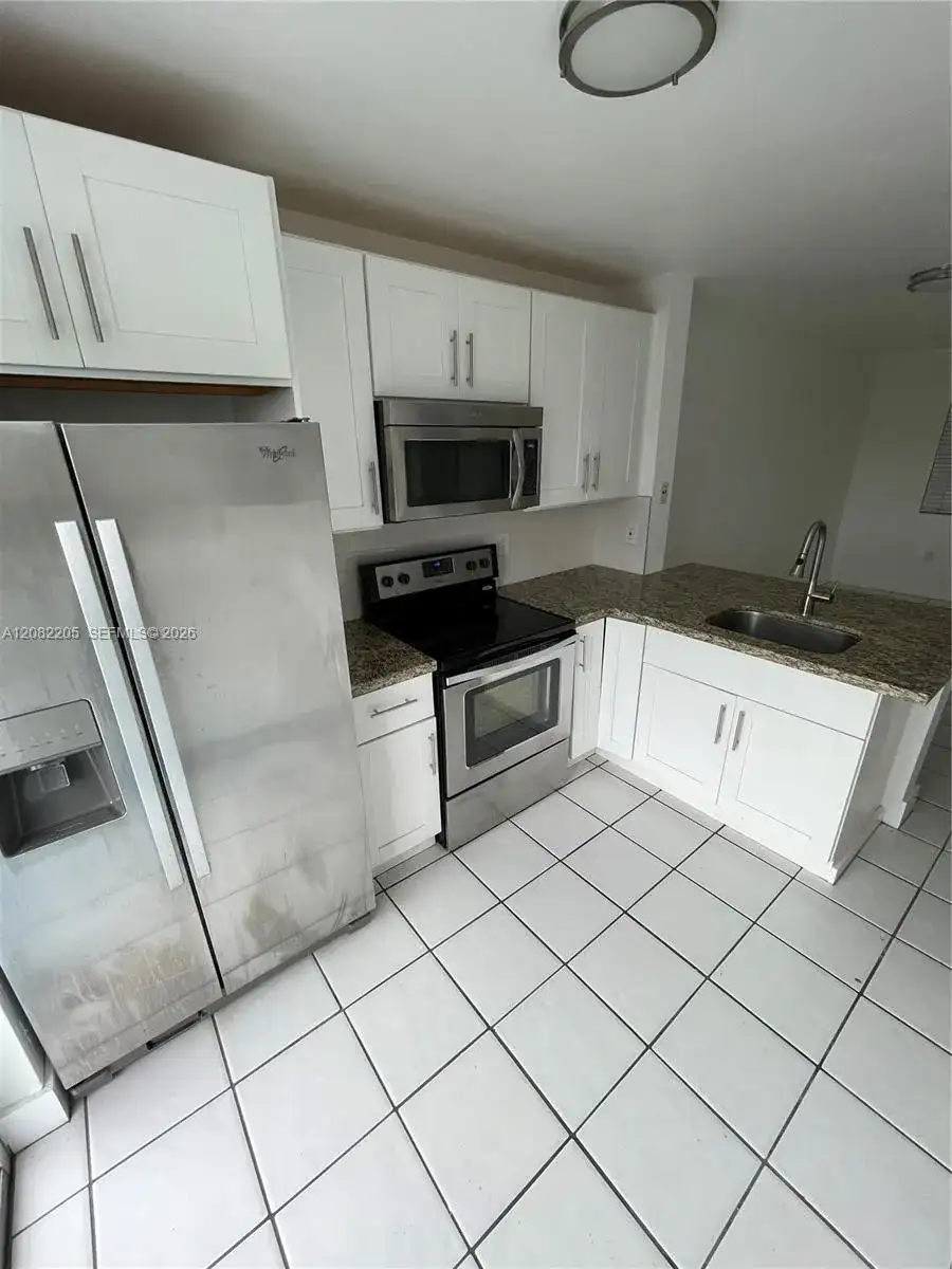 2575 SW 27th Ave # 506, Miami FL 33133 photo 2