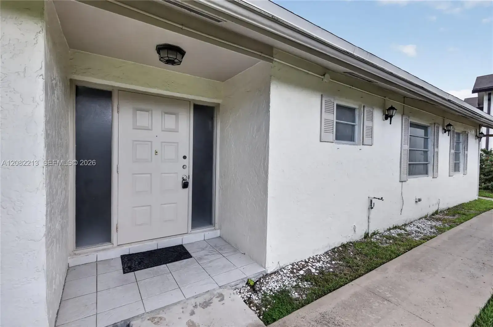 2230 Nova Village Dr, Davie FL 33317 photo 2